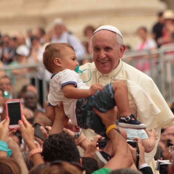Pope Francis calls for the fight against child abuse